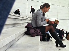 Enthousiasteling, Zwart, Bruinharig, Fetisj, Kousen, Onder de rok, Bekijker