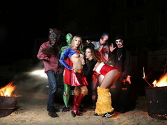 Ботинки, Забавное, Маски, Пирсинг, Наездница, Бритые, Молоденькие, Сиськи