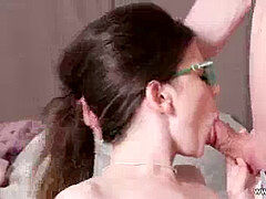 Любители, Минет, Семяизвержение, Пальцем, Очки, Поцелуи, Тощие, Молоденькие