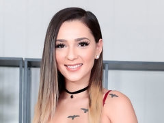 Bruinharig, Sperma in mond, Sperma shot, Handbeurt, Gezichtspunt, Tatoeage, Tiener, Tieten likken