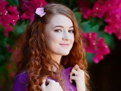 Attrapée, En levrette, Branlette thaïlandaise, Embrassement, Léchez, Masturbation, Rousse roux, Adolescente