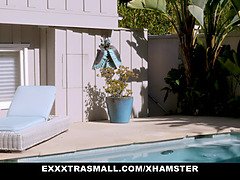 Américain, Tir de sperme, Branlette thaïlandaise, De plein air, Piscine, Criant, Maillot de bain, Nénés