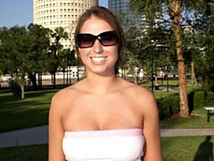 Amateur, Tetas grandes, Morena, Penetracion con dedos, Masturbación, Al aire libre, Bragas, Estriptis