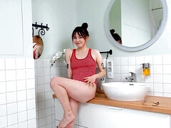 18 ans, Nana, Salle de bains, Brunette brune, Femelle, Masturbation, Naturelle, Orgasme
