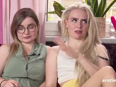 Seksspeelgoed, Vingeren, Zoenen, Lesbisch, Likken, Orgasme, Geschoren, Speelgoed