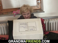 Femme couguar, Mature, Maman, Chatte, Réalité, Rasée, Maigrichonne, Nénés