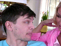 Petite amie, Mère que j'aimerais baiser, Maman