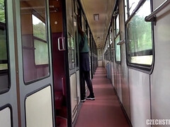 18 ans, Amateur, Sucer une bite, Brunette brune, Hd, Pov, Public, Adolescente