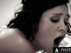 Большие сиськи, Глубокая глотка, Двойное проникновение, Две девушки, Натуральные сиськи, Наездница, Жесткий секс, Втроем