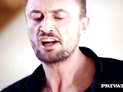 Tetas grandes, Rubia, Mamada, Corridas faciales, Sexo duro, Tacones, Masturbación, Esposa