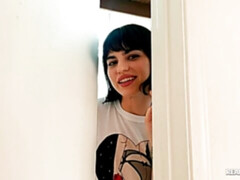 RK At Home: Feeling Out Freja