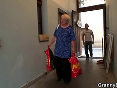 Beauté, Gros seins, Blonde, Sucer une bite, Femme couguar, Masturbation, Mère que j'aimerais baiser, Belle mère