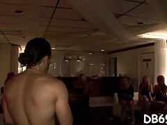 Amateur, Brunette brune, Queue, Faciale, Groupe, Fête, Se déshabiller, Suçant