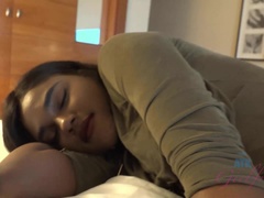 Amateur, Éjaculation interne, Noir ébène, Branlette thaïlandaise, Petite amie, Pov, Mamelons bombés, Tatouage