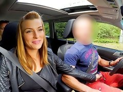 フェラチオ, 車, 浮気する, アウトドア, ハメ撮り, オマンコ, 馬乗り, ティーン