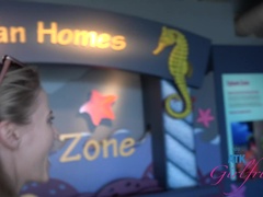 Enthousiasteling, Grote kont, Blond, Vingeren, Voetbeurt, Vriendin, Klein, Kut duiken