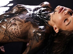 18 ans, Gros cul, Gros seins, Brunette brune, Maigrichonne, Solo, Dénudage, Adolescente