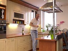 Enthousiasteling, Blond, Pijpbeurt, Vriendje, Daddy, Hd, Zoon, Tiener