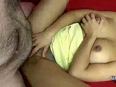 Amateur, Sucer une bite, Couple, Tir de sperme, Fille latino, Petite femme