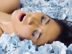 Blue flowers and anal stretching are the best surprises for girl