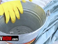 Большие сиськи, Постарше, Лесбиянка, Лизание, Оргазм, Киски, Мачеха, Молоденькие