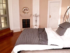 Grosse titten, Braunhaarige, Kehlenfick, Aufs gesicht abspritzen, Lingerie, Tätowierung, Flotter dreier, Titten