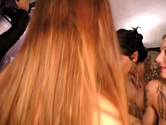 Blasen, Sperma im mund, Spermaladung, Aufs gesicht abspritzen, Deutsch, Milf, Orgie, Rasiert