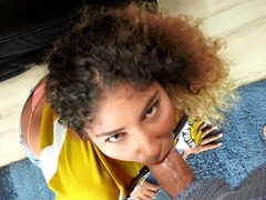 Gros seins, Sucer une bite, Brunette brune, Tir de sperme, En levrette, Interracial, Fille latino, Chatte