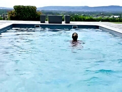 Bikini, Sucer une bite, Brunette brune, Éjaculation interne, Tir de sperme, Gorge profonde, Fétiche, Mature