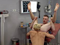 Nick Fitt and Taylor Reign Rim and Reverse 69 in Doctor Exam