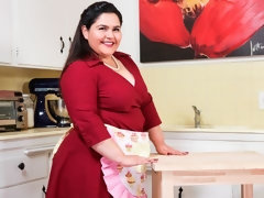 Grote kont, Gapende, Keuken, Masturbatie, Tepels, Kut duiken, Alleen, Speelgoed