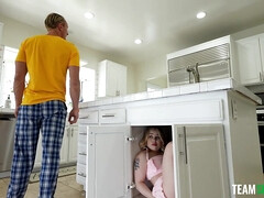 18 años, Culo grande, Rubia, Corridas, Garganta profunda, Corridas faciales, Sexo duro, Tetas