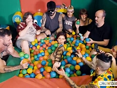 Sadomasochismus, Grosse titten, Gruppe, Hardcore, Hd, Erniedrigung, Sklave, Spielzeuge