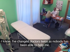 Sucer une bite, Médecin, Doigter, Bureau, Chatte, Fessée, Uniforme, Voyeur