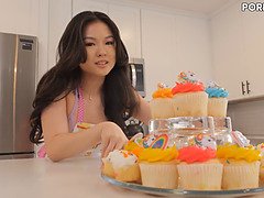 Большой член, Брюнетки, Сперма во рту, Семяизвержение, Член, Волосатые, Огромный член, Крошечные