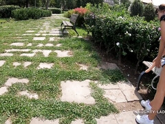 デカパイ, 露出狂, 淫乱熟女, 母, アウトドア, 公共, ロシア人, 一人