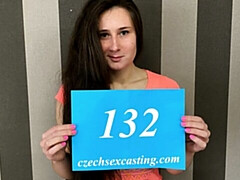 Grote kont, Grote lul, Pijpbeurt, Bruinharig, Hondjeshouding, Natuurlijke tieten, Tiener, Tieten likken