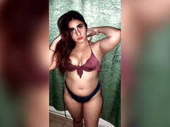 Gorgeous Indian lady Smokes, peels off, spunks With Vibrator