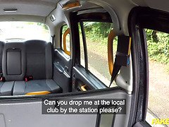 Blasen, Britisch, Auto, Kehlenfick, Indisch, Interrassisch, Öffentlich, Realität