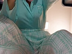 Amateur, Culo, Bikini, Morena, Madres para coger, Mamá, Pantaletas, Estriptis