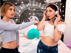 Поза 69, Жопа, Смазливые, Киски, Бритые, Тощие, Стриптизерша, Молоденькие