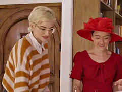 Tussi, Grosse titten, Büro, Sekretärin, Dusche, Uniform, Unter dem rock