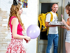 18, デカ尻, デカチン, デカパイ, フェラチオ, バック, ガリガリ, ティーン