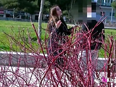 Leie, Grosser arsch, Grosse titten, Blasen, Braunhaarige, Europäisch, Öffentlich, Rau