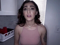 Kinderhüterin, Grosser schwanz, Blasen, Braunhaarige, Geschnappt, Hardcore, Latina, Jungendliche (18+)