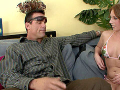 Grosser arsch, Grosser schwanz, Blasen, Aufs gesicht abspritzen, Lecken, Rasiert, Ablutschen, Jungendliche (18+)