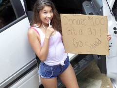 Asiatique, Grosse bite, Sucer une bite, Brunette brune, Voiture, Habillées, Gorge profonde, Adolescente