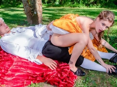 Culo, Mamada, Vestido, Penetracion con dedos, Peludo, Lamidas, Al aire libre, Adolescente