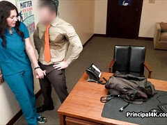 Amateur, Sucer une bite, Brunette brune, Queue, Doigter, Hard, Mère que j'aimerais baiser, Bureau