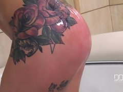 浴室, イギリス人, 大学生, ピアス, 剃毛, ソフトコア, 一人, タトゥー